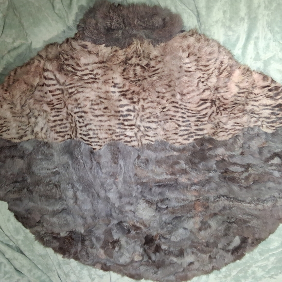 MultiColor Dyed Fur Cape - Picture 3 of 13